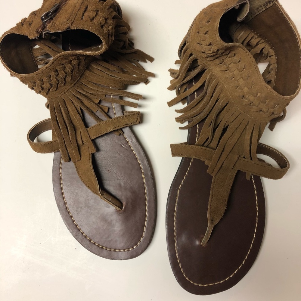 Moccasin sandals- like new!